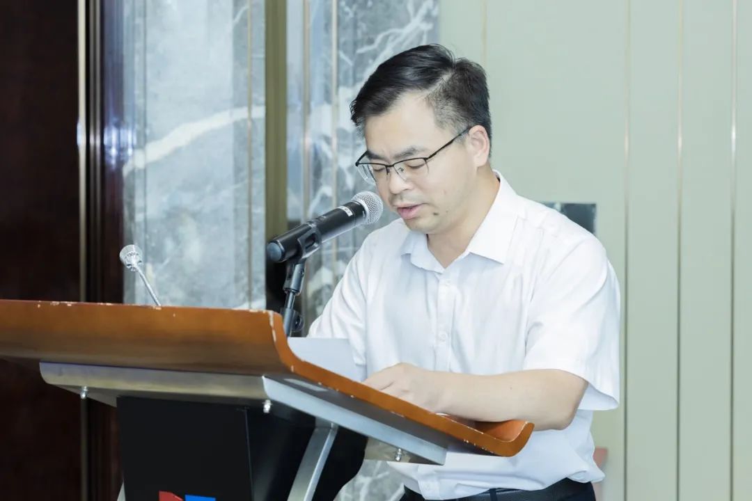 尊龙凯时-人生就是搏中国官方网站集团纪委书记黄剑勇致辞.jpg